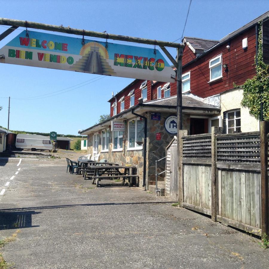 Pantyrathro International Hostel Carmarthen Exterior photo